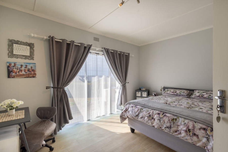 3 Bedroom Property for Sale in Upper Robberg Western Cape